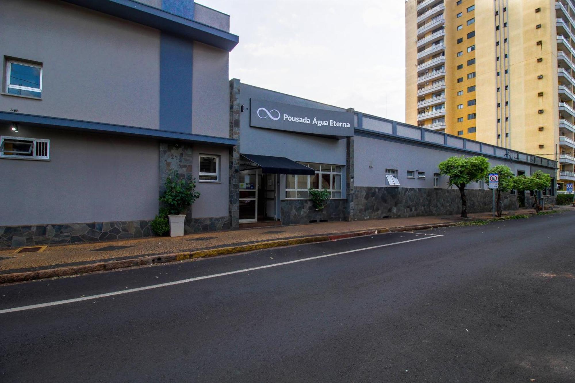 Pousada Agua Eterna - Proximo Ao Museu De Cera, Hot Beach E Thermas Dos Laranjais Olimpia Bagian luar foto